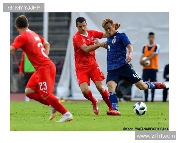 足球明星与国旗元素结合的创意鞋子图片展示