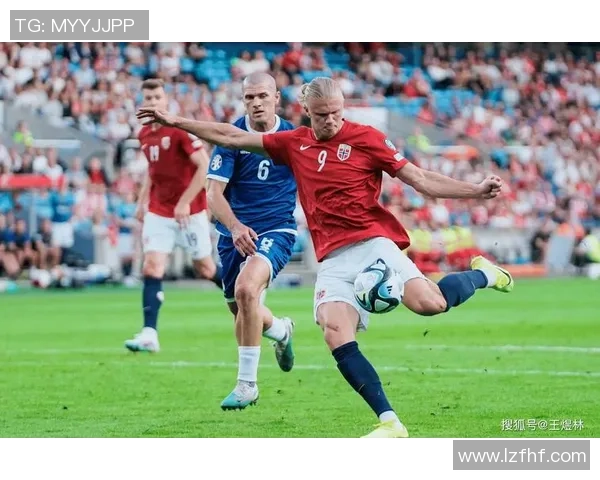 当前活跃的足球明星及其在赛场上的精彩表现分析 当前活跃的足球明星及其在赛场上的精彩表现分析