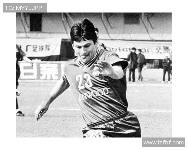 从贫困到辉煌有背景的足球明星如何改变人生轨迹